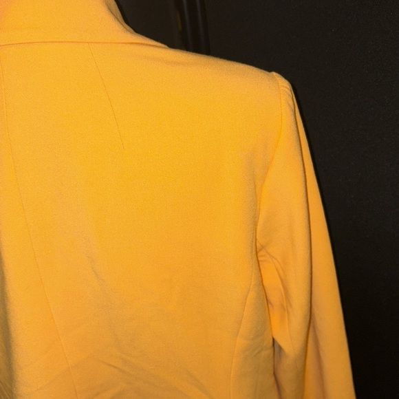 Eloquii Bright Yellow Blazer - Picture 8 of 16